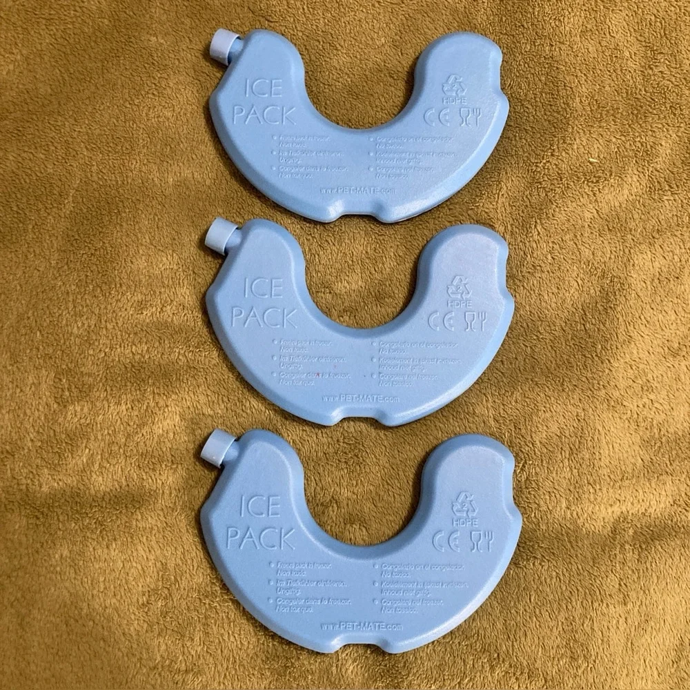 NWOT Pet Mate Ice Packs Set Blue